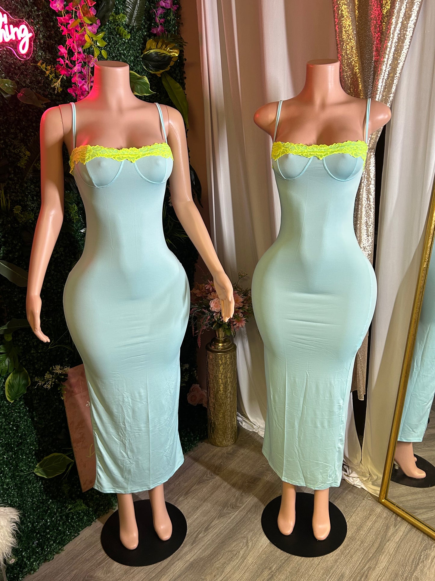 CICI Lace Maxi Dress