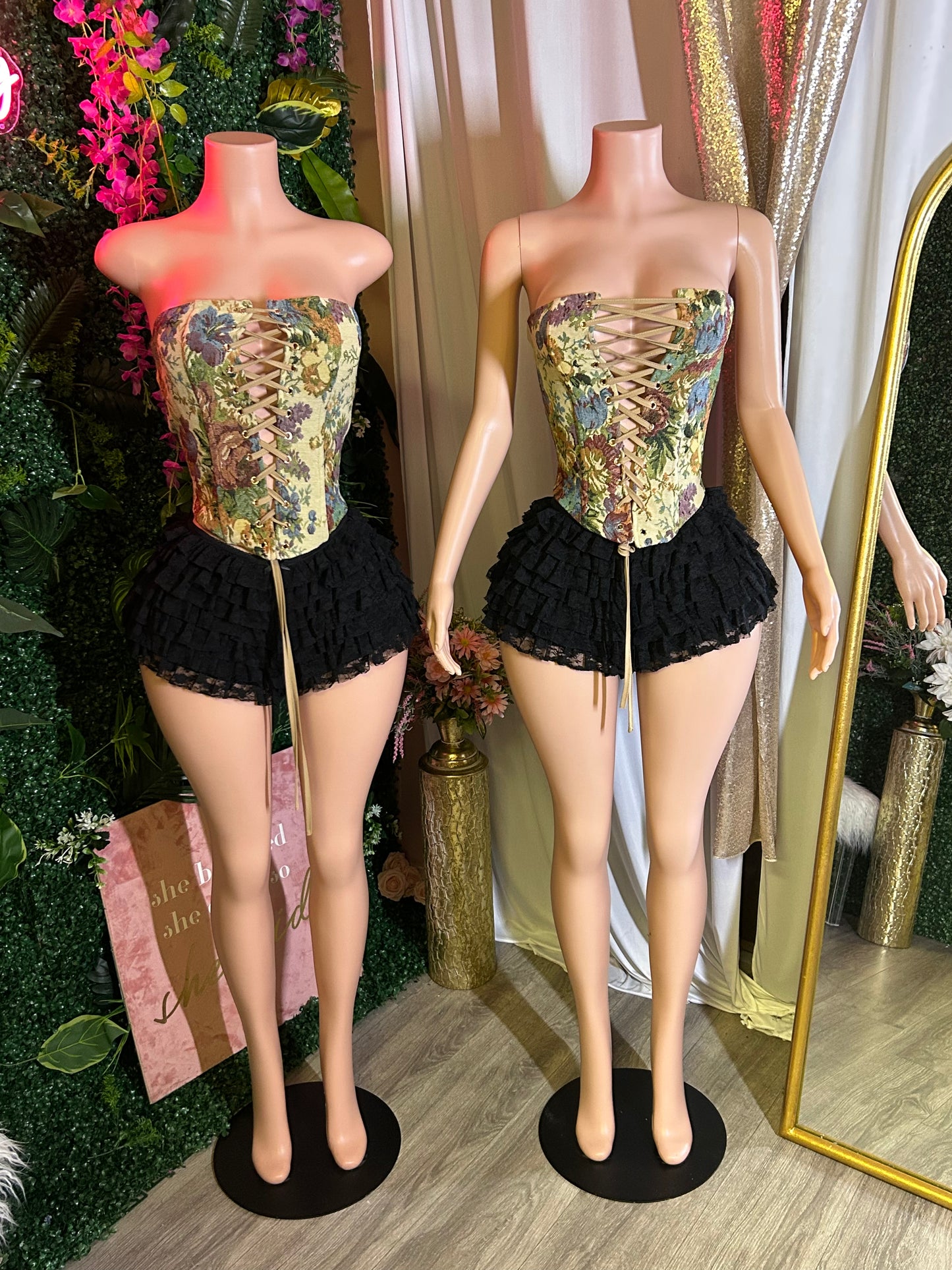 Hold Up Lace-Up Corset