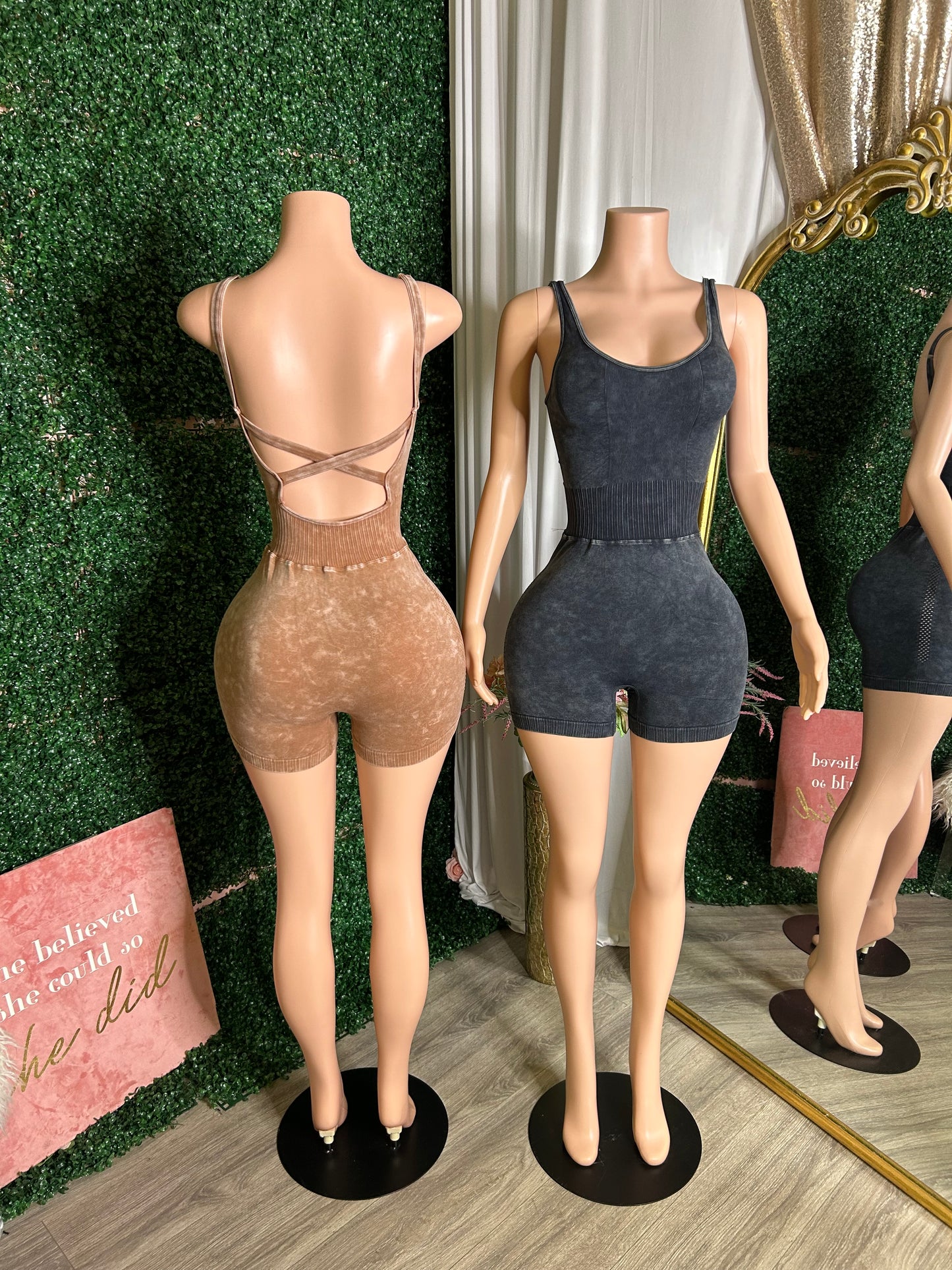 Angie ribbed short romper