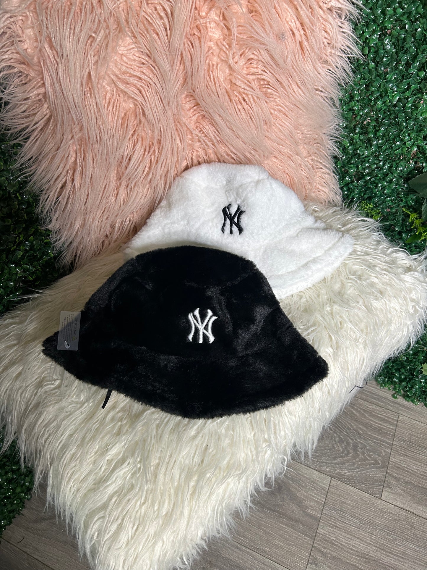 On Chill NY Embroidery Fur Bucket Hat