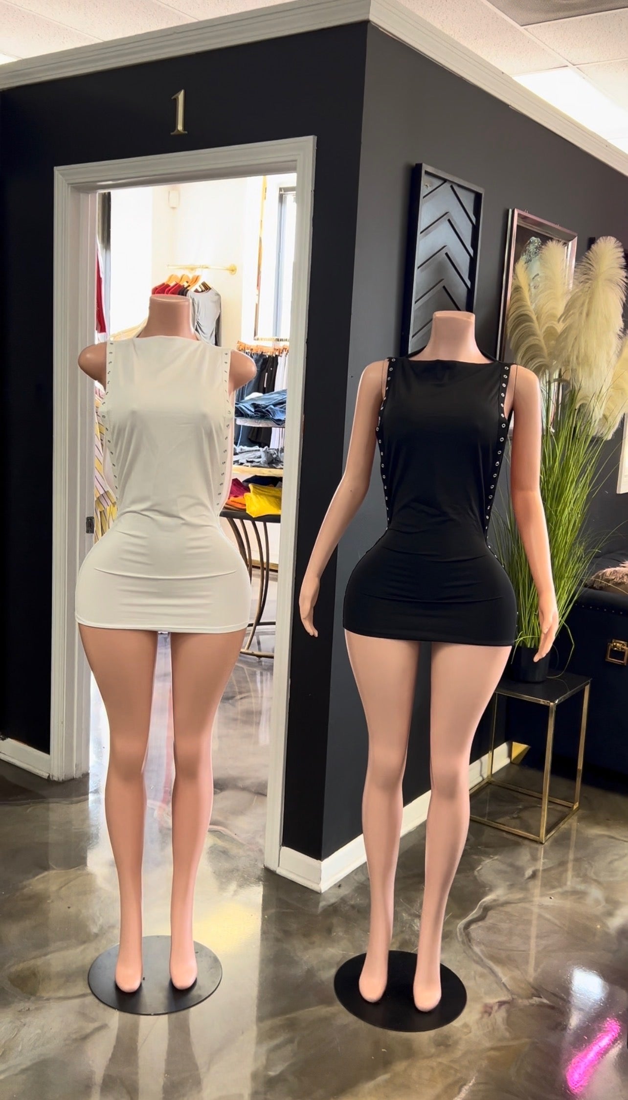 Outside Tweaking Sleeveless Mini Dress